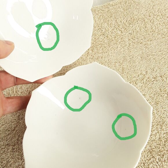 Set Of 4 Lotus Blossom Porcelain Rice Bowls, Vintage Japan, White Ribbed Flower - Picture 9 of 10